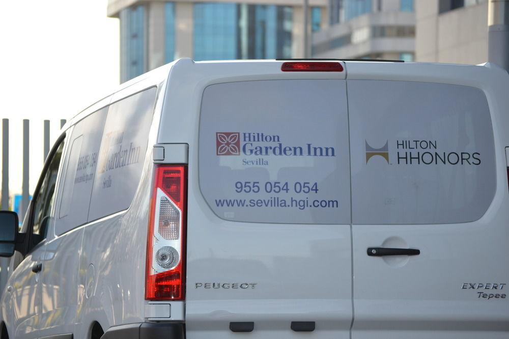 Hilton Garden Inn Sevilla Exteriör bild