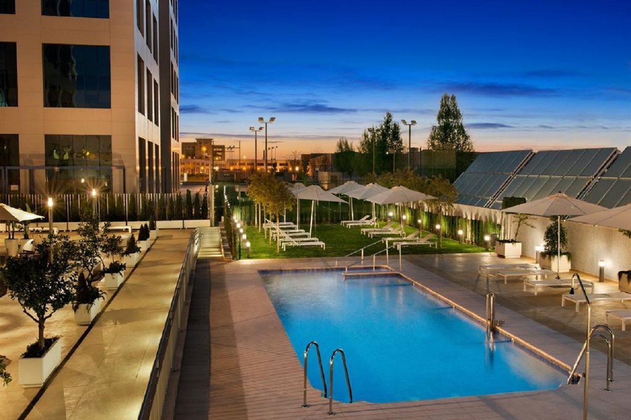 Hilton Garden Inn Sevilla Exteriör bild