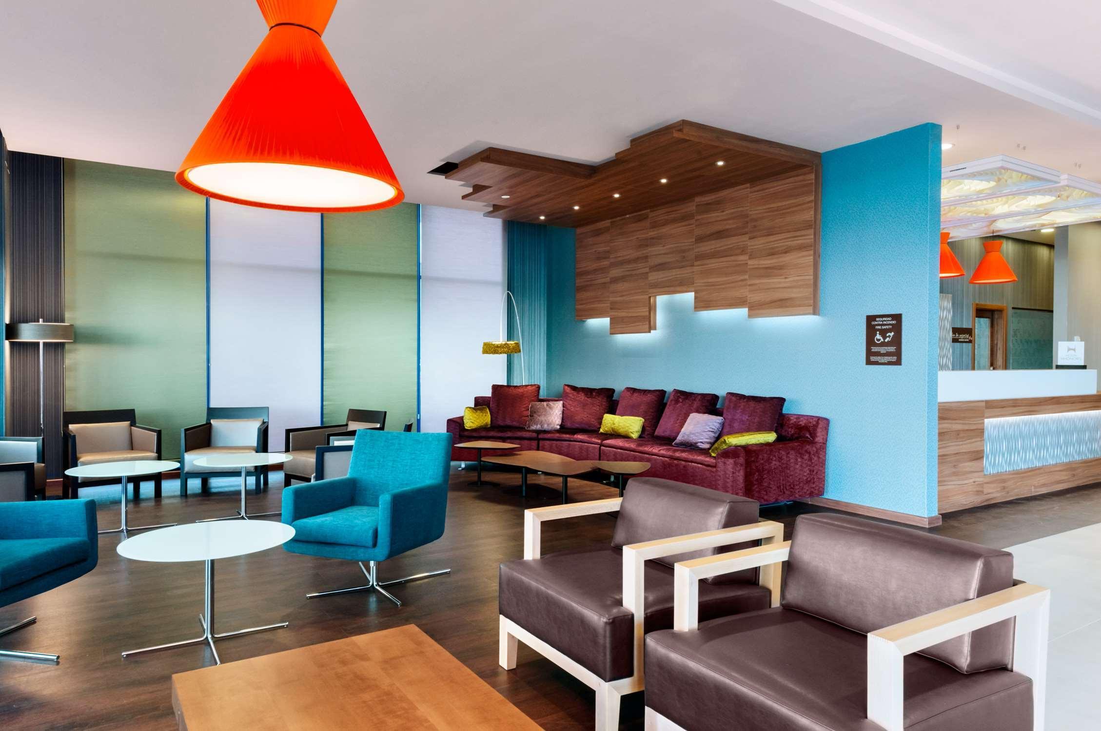 Hilton Garden Inn Sevilla Exteriör bild