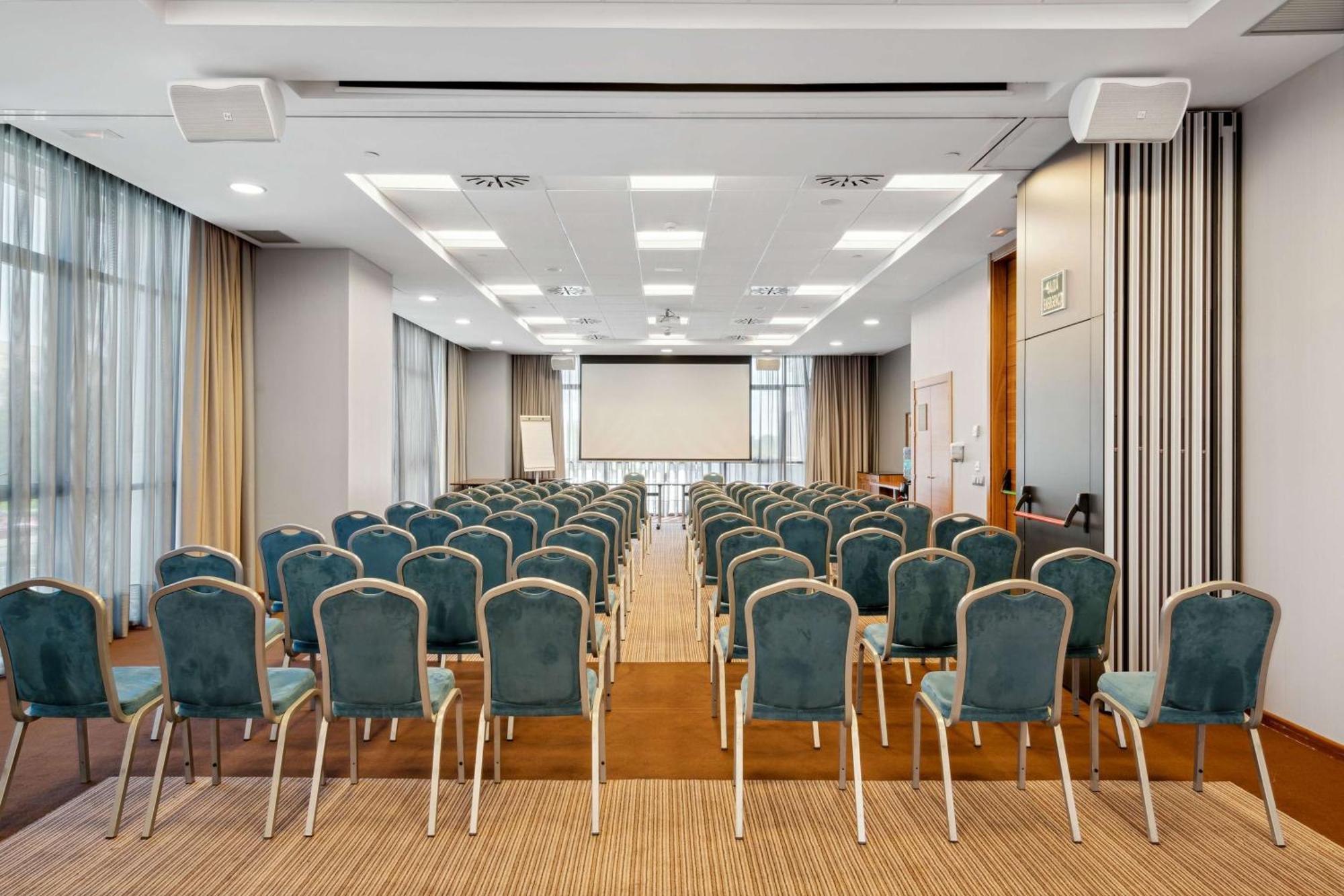 Hilton Garden Inn Sevilla Exteriör bild