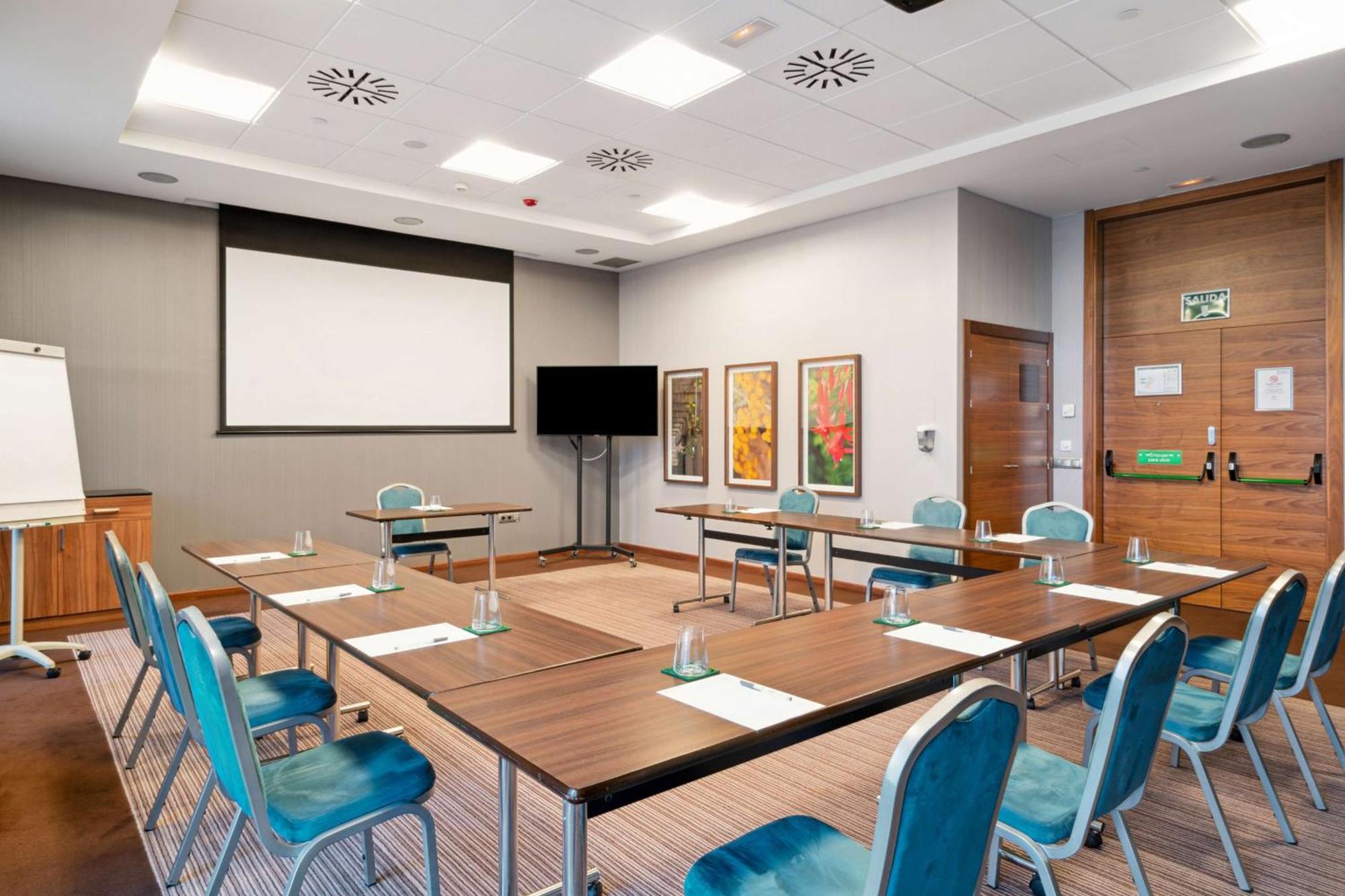 Hilton Garden Inn Sevilla Exteriör bild