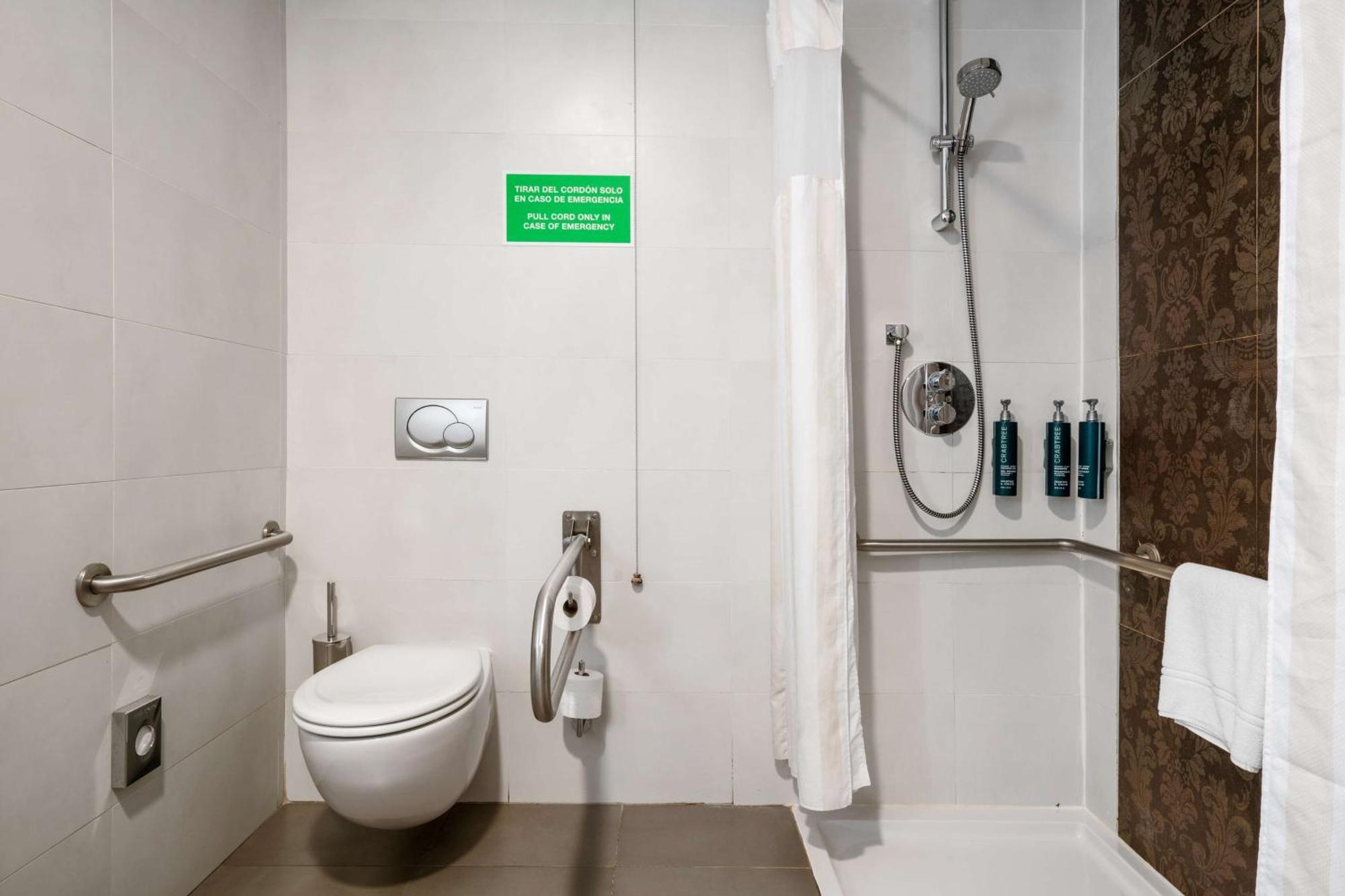 Hilton Garden Inn Sevilla Exteriör bild