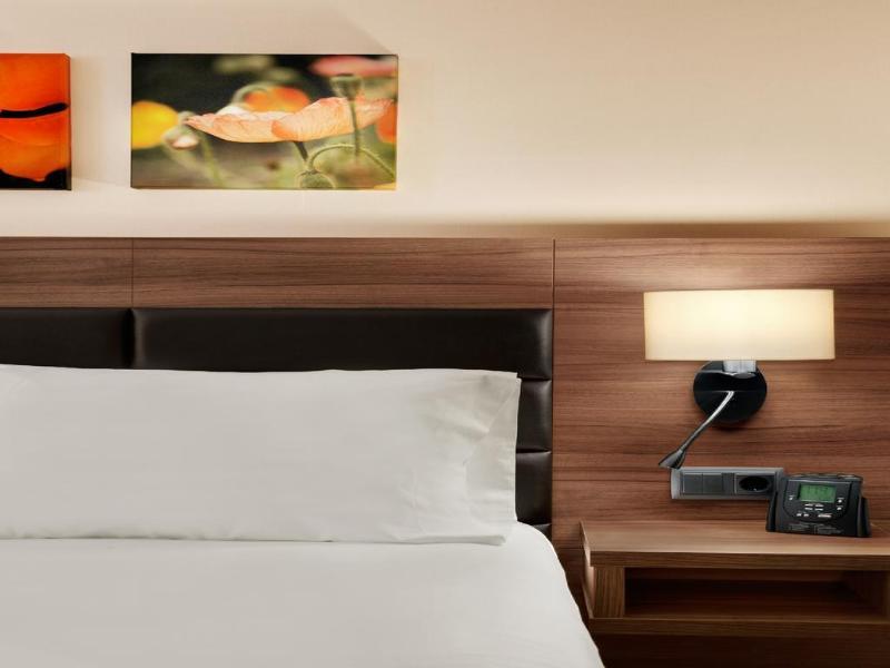 Hilton Garden Inn Sevilla Exteriör bild